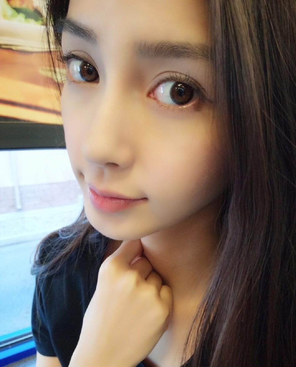  p>angelababy(杨颖),1989年2月28日出生于上海市,中国内地影视女演员