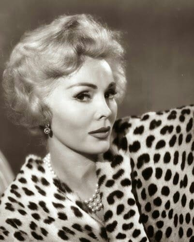  p>莎莎·嘉宝(zsa zsa gabor,1917年2月6日—2016年12月)是一名