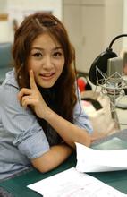  p>玉珠铉,1980年3月20日出生,韩国女歌手,音乐剧演员,毕业于庆熙大学