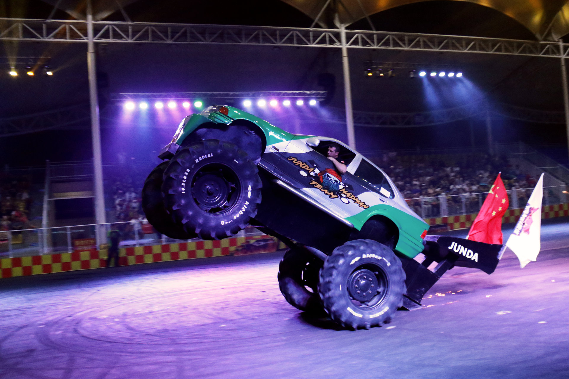 三亚骏达车技表演馆