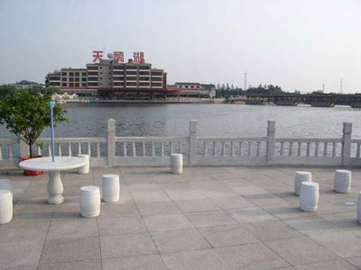 天鹅湖温泉度假村