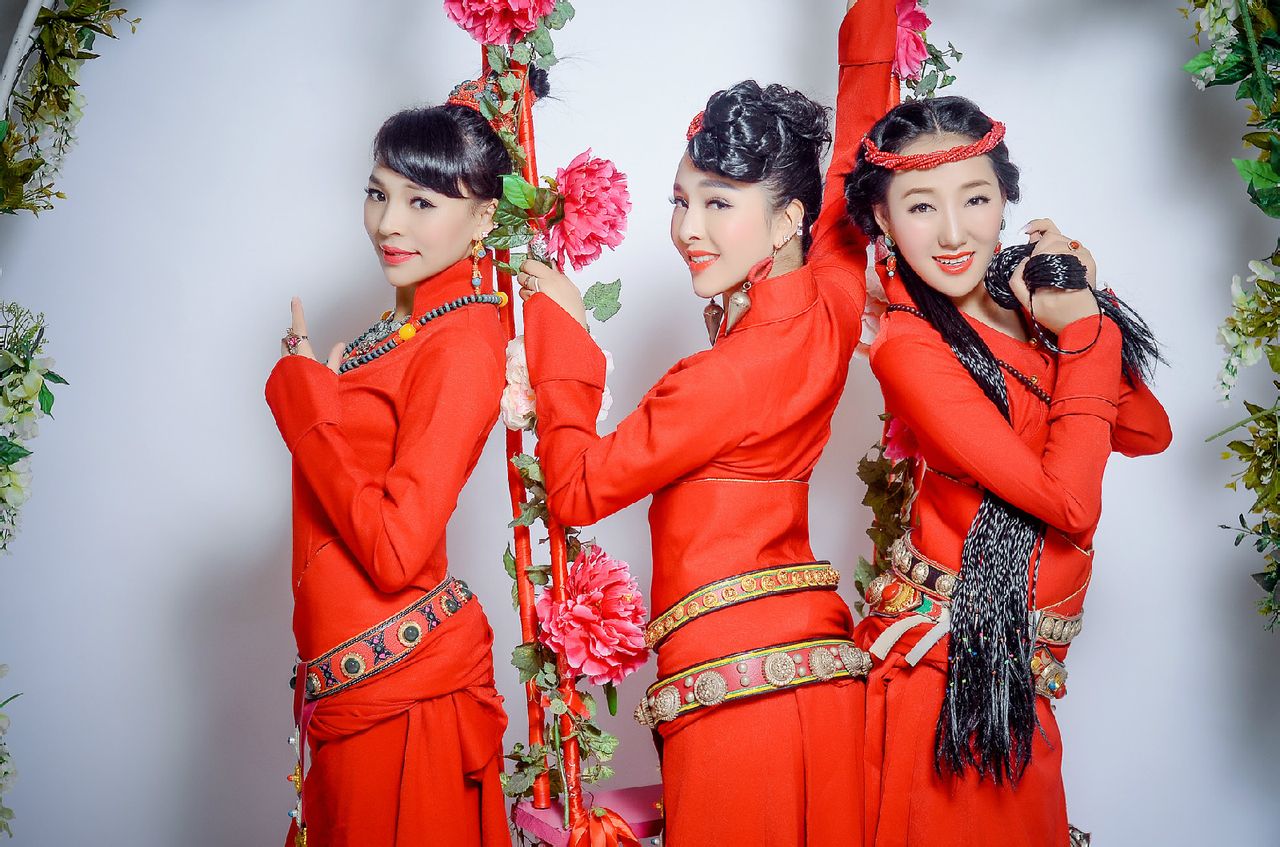 p>近年来活跃在中国西部大舞台上的藏族知名组合歌手-香巴拉组合