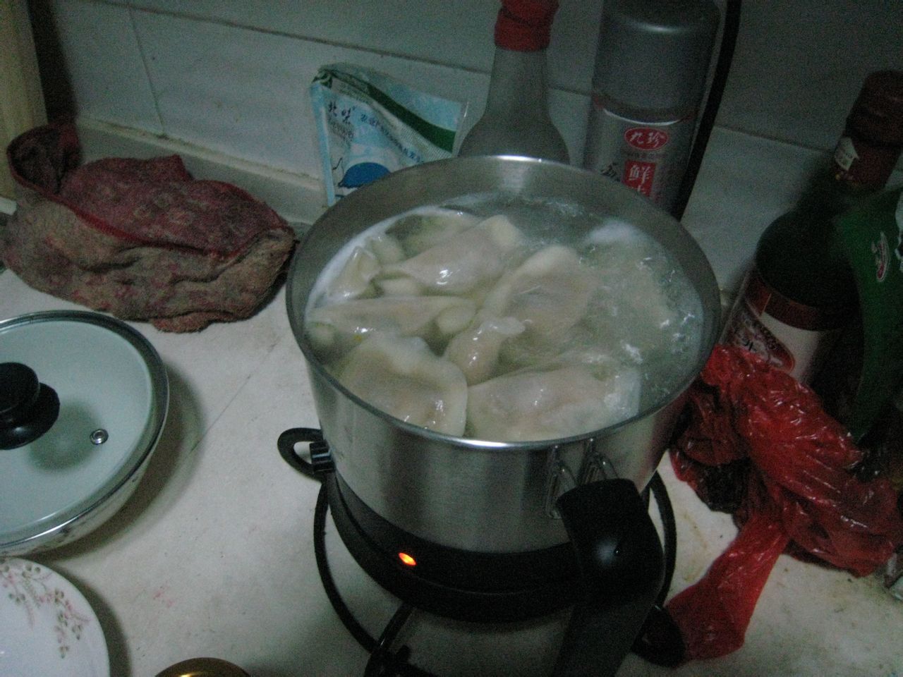 电锅煮饺子