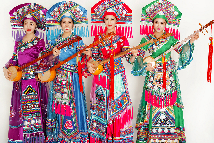 组合成员分别是潘婷,姚启媛,韦新琳,刘海嘉