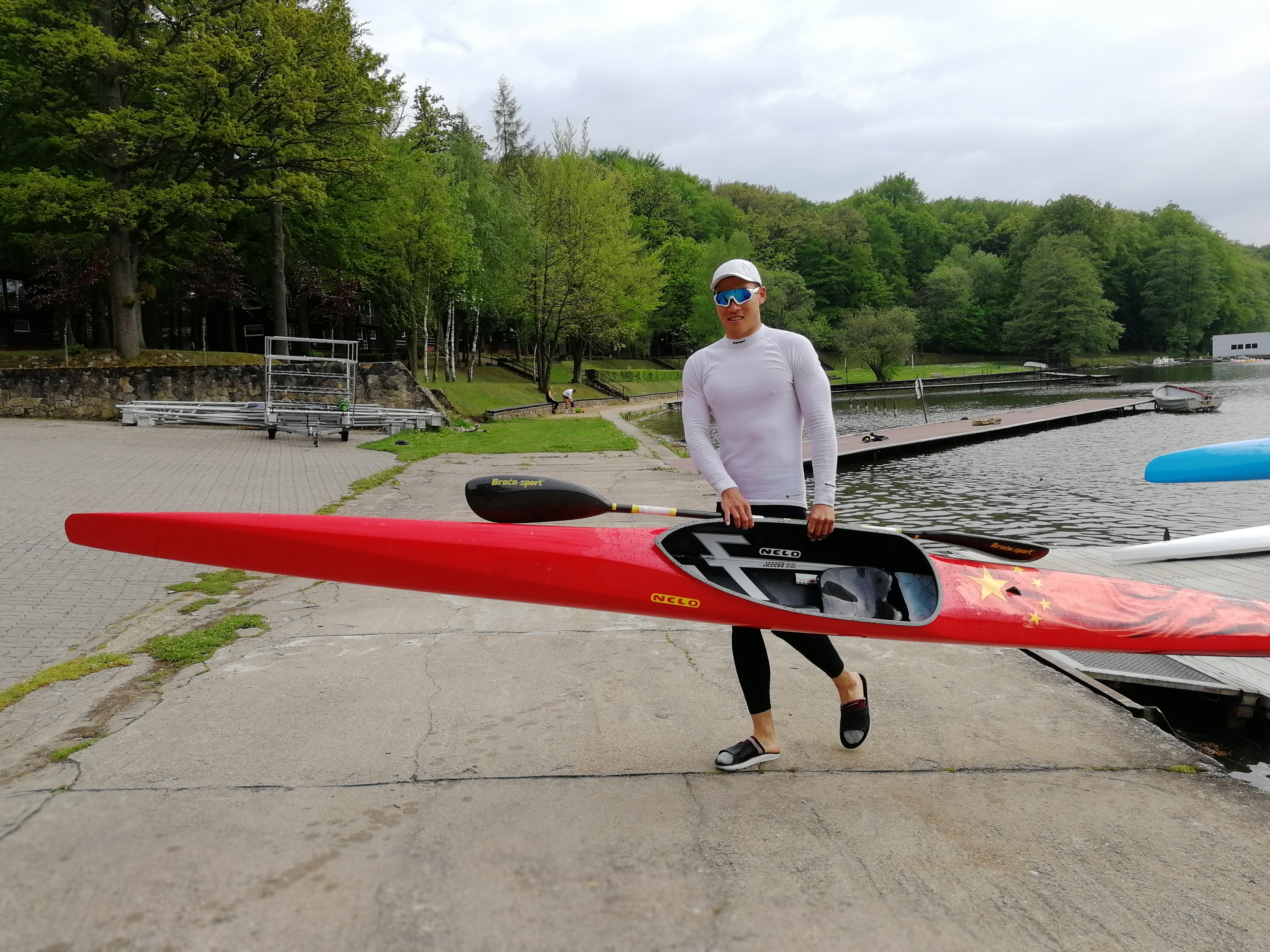  p>张冬,1996年11月18日出生于山东潍坊临朐,中国皮划艇静水运动员