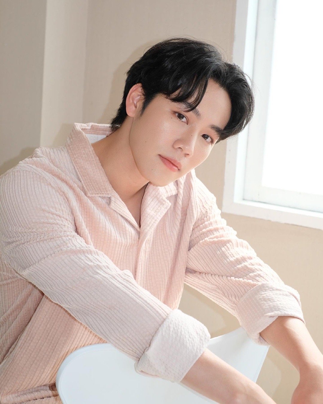 拉特·拉萨梅拉特(war),1994年6月23日出生于泰国孔敬府,泰国男演员