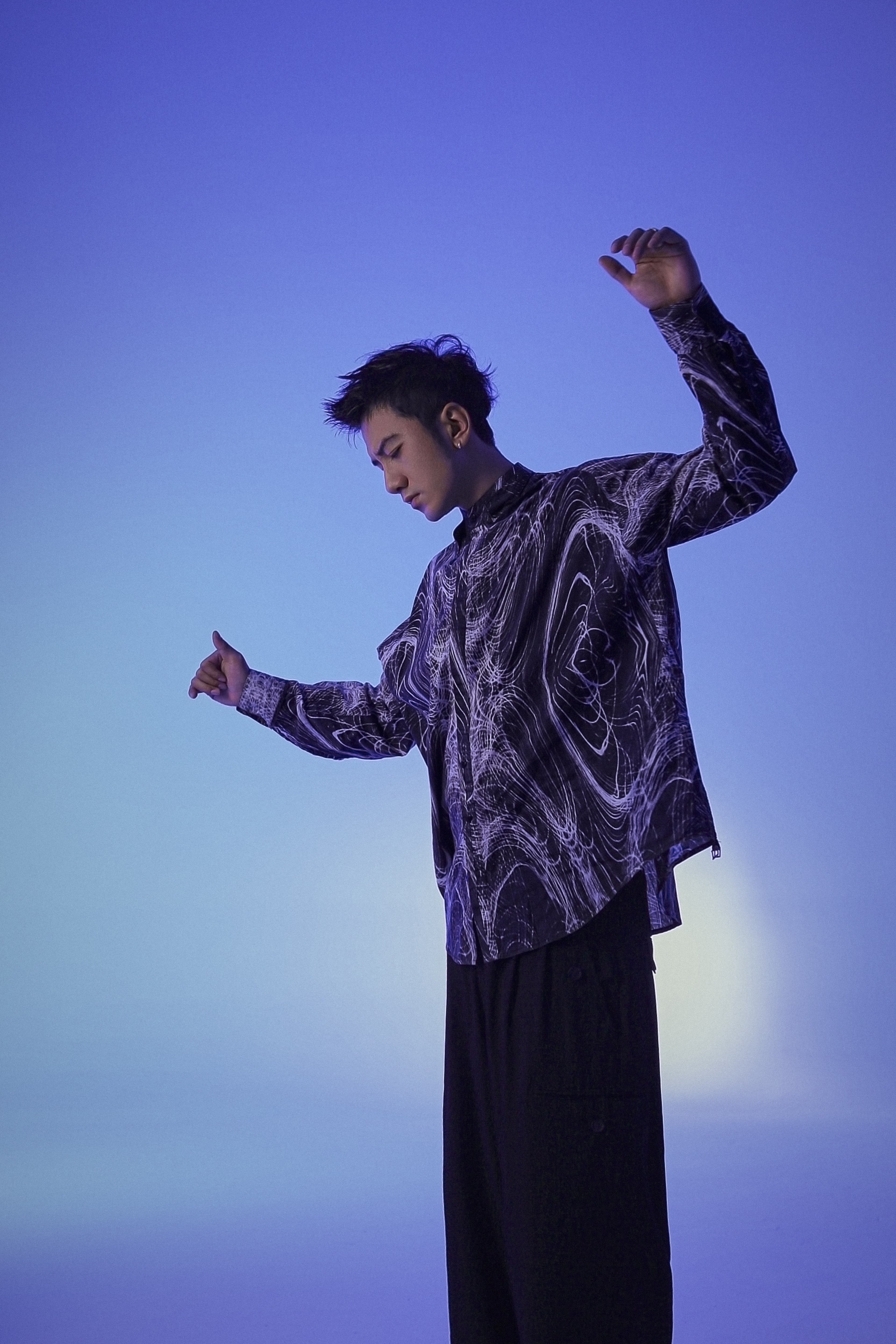  p>肖顺尧(aero),1988年3月23日出生于青海省西宁市,中国内地男歌手