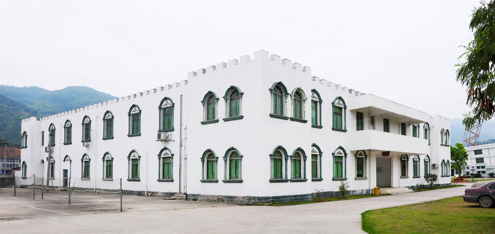  p>福州黎明职业技术学院是由福建省黎明企业集团公司投资兴办,经福建