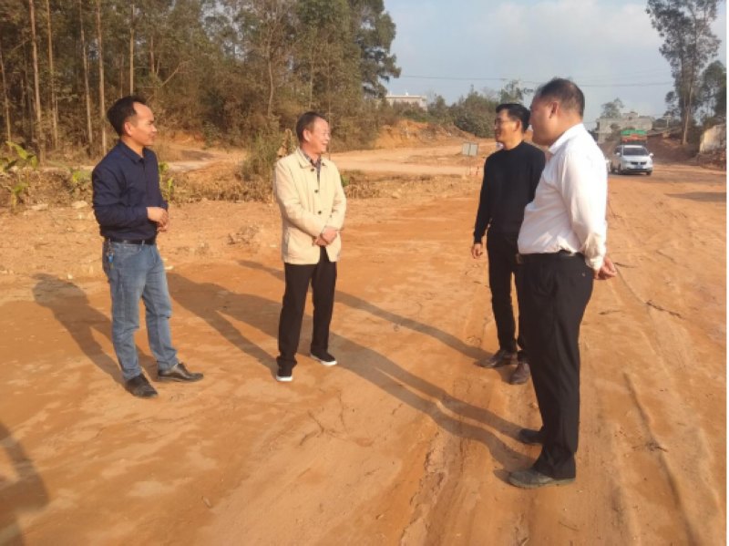  p data-id="go0e0j5ib0">班博文,男,1968年8月生,汉族,广西灵山人