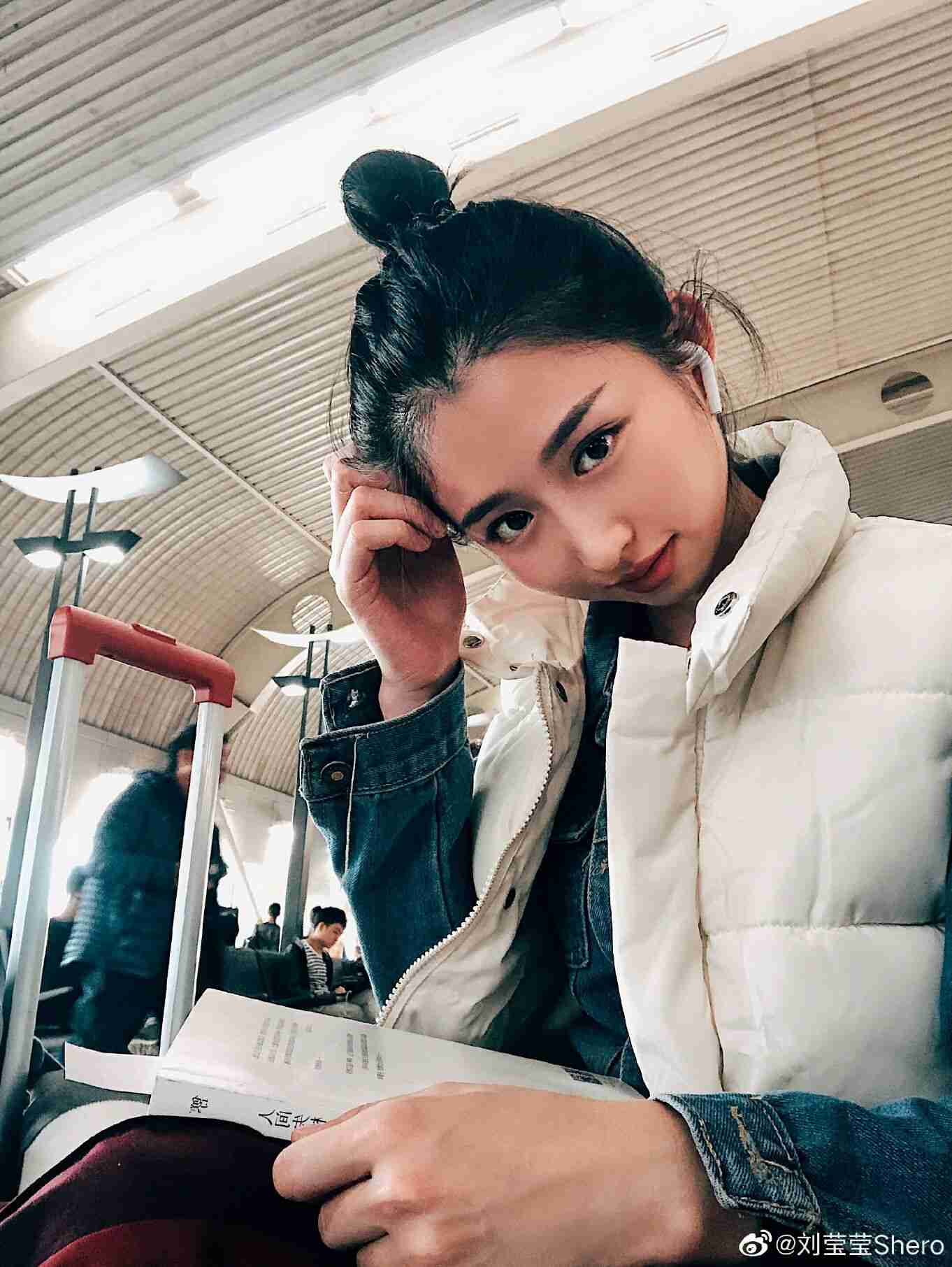  p data-id="gncna7siwv">刘莹莹,1996年4月1日出生于广东广州,中国