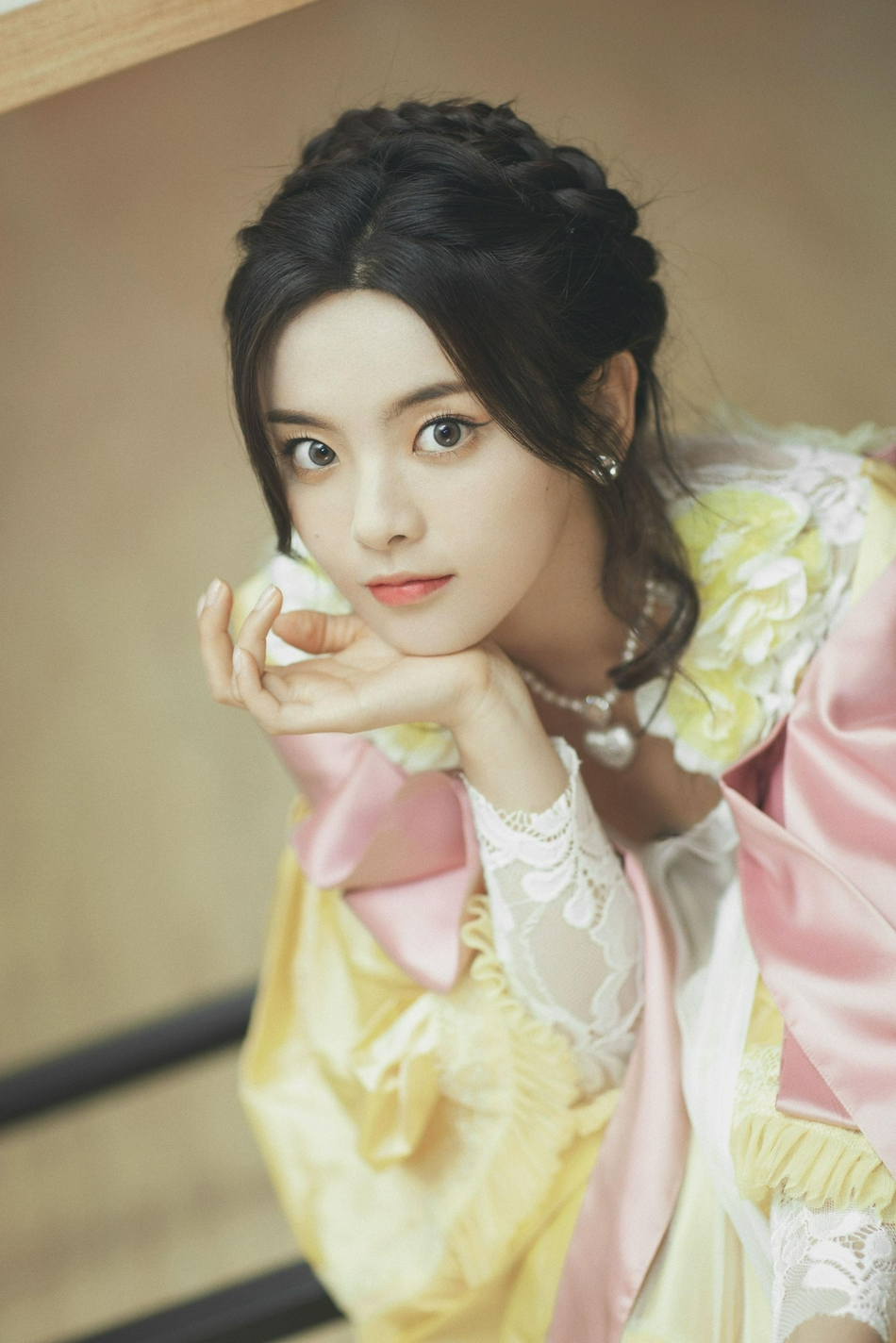  p>杨超越,1998年7月31日出生于江苏省盐城市大丰区,中国内地影视女