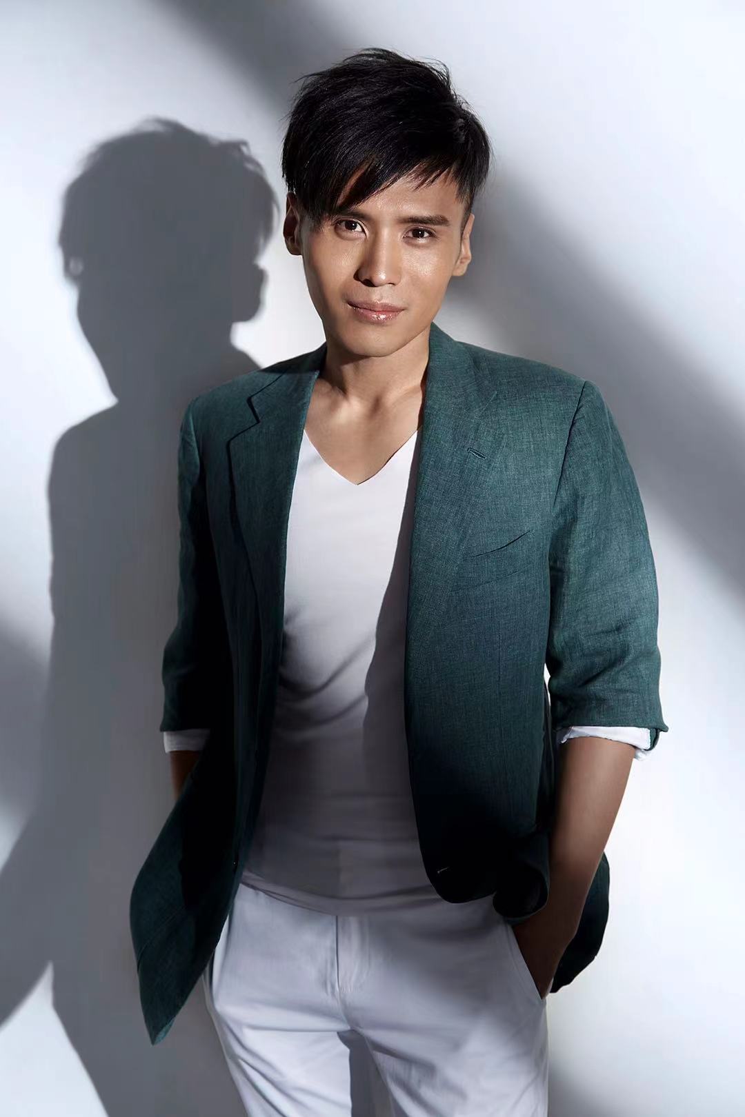  p data-id="gnwyzvcf3c">宋熹(sam),原名宋撼寰,1987年2月18日出生于