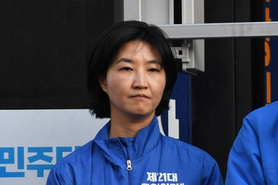  p data-id="gnwixwfush">卢静妍,韩国庆尚南道人,毕业于韩国 a