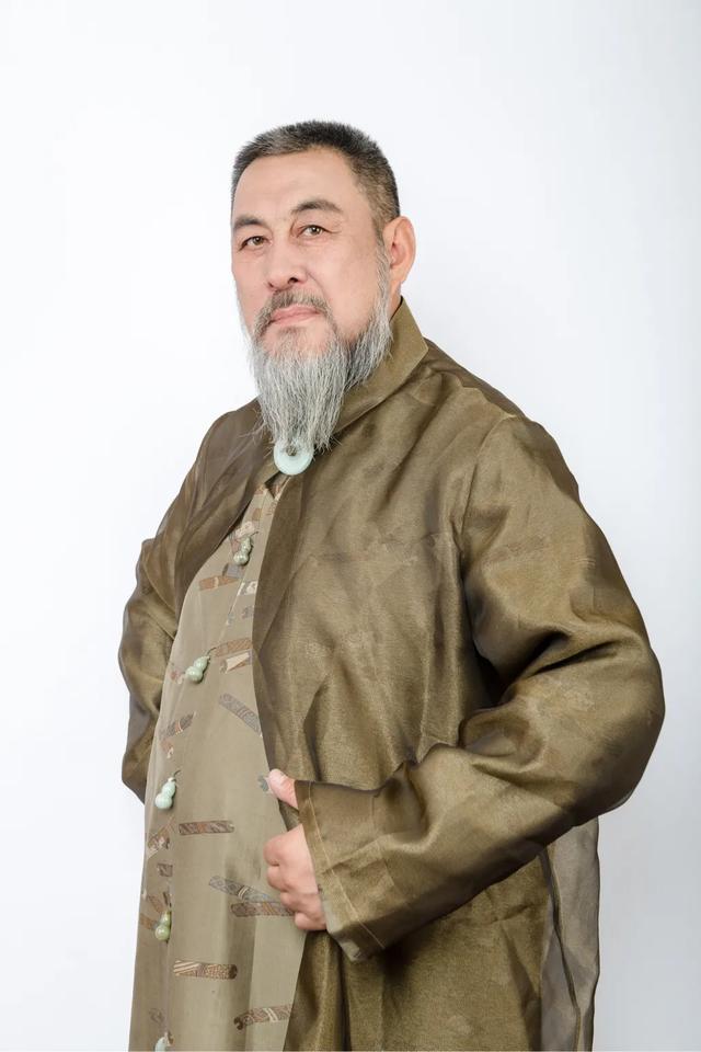  p data-id="gnsqaq5acr">陆树铭 (1956年8月15日一2022年11月1日)