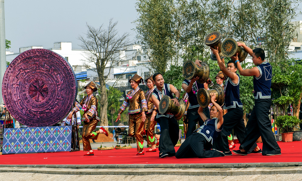  p data-id="gnvjc8zcrs">铜鼓舞(田林瑶族铜鼓舞),广西壮族自治区