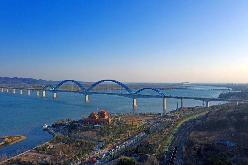  p>崔家营汉江特大桥(cuijiaying hanjiang river grand bridge),是