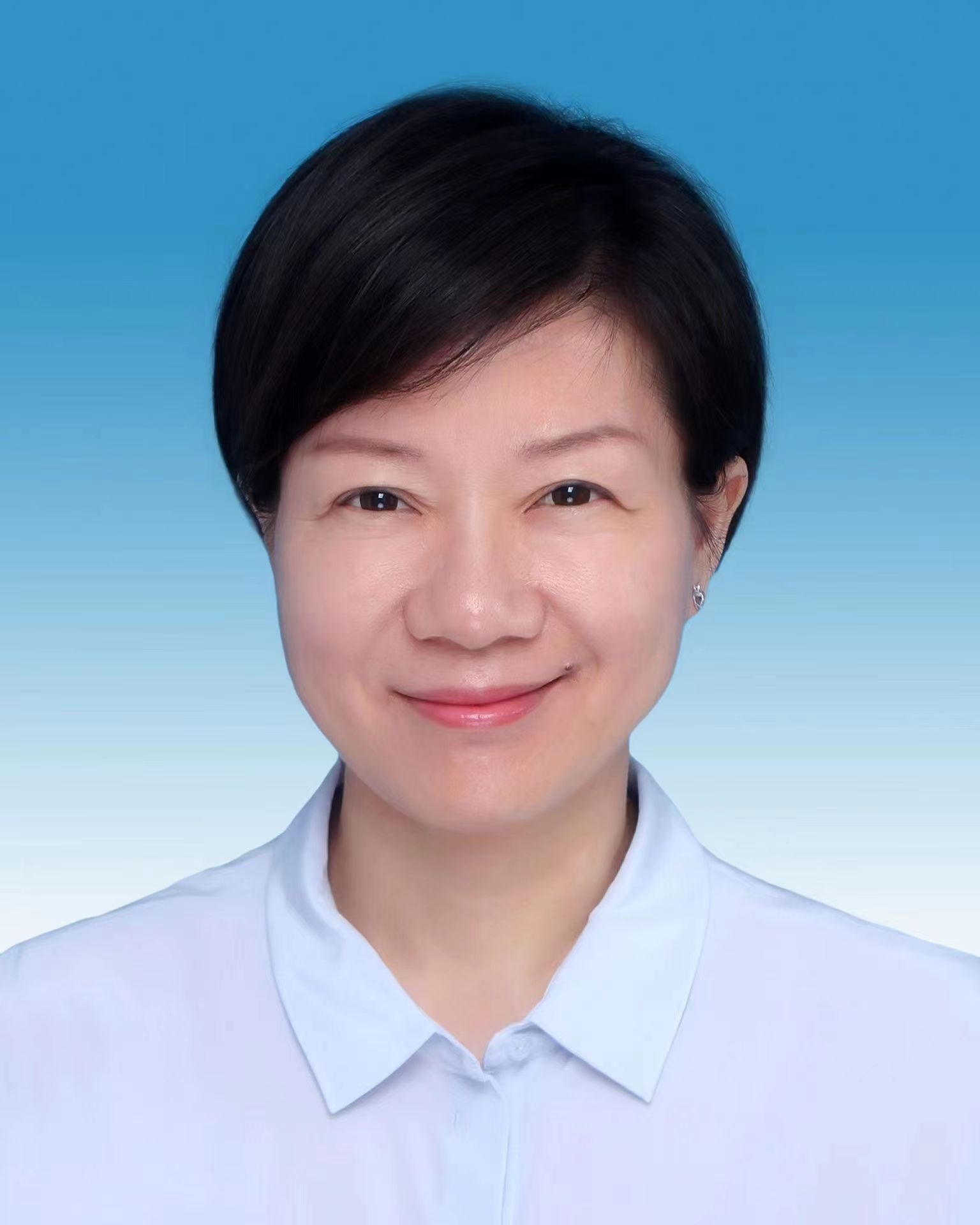  p data-id="gnwpemv9kf">龙小红,女, a target="_blank" href="/item