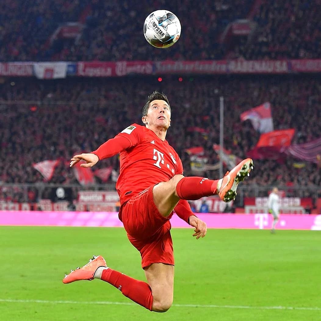 lewandowski),1988年8月21日出生于波兰首都华沙,波兰职业足球运动员