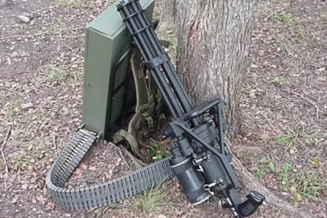  p>m134迷你炮(minigun)机枪是7.