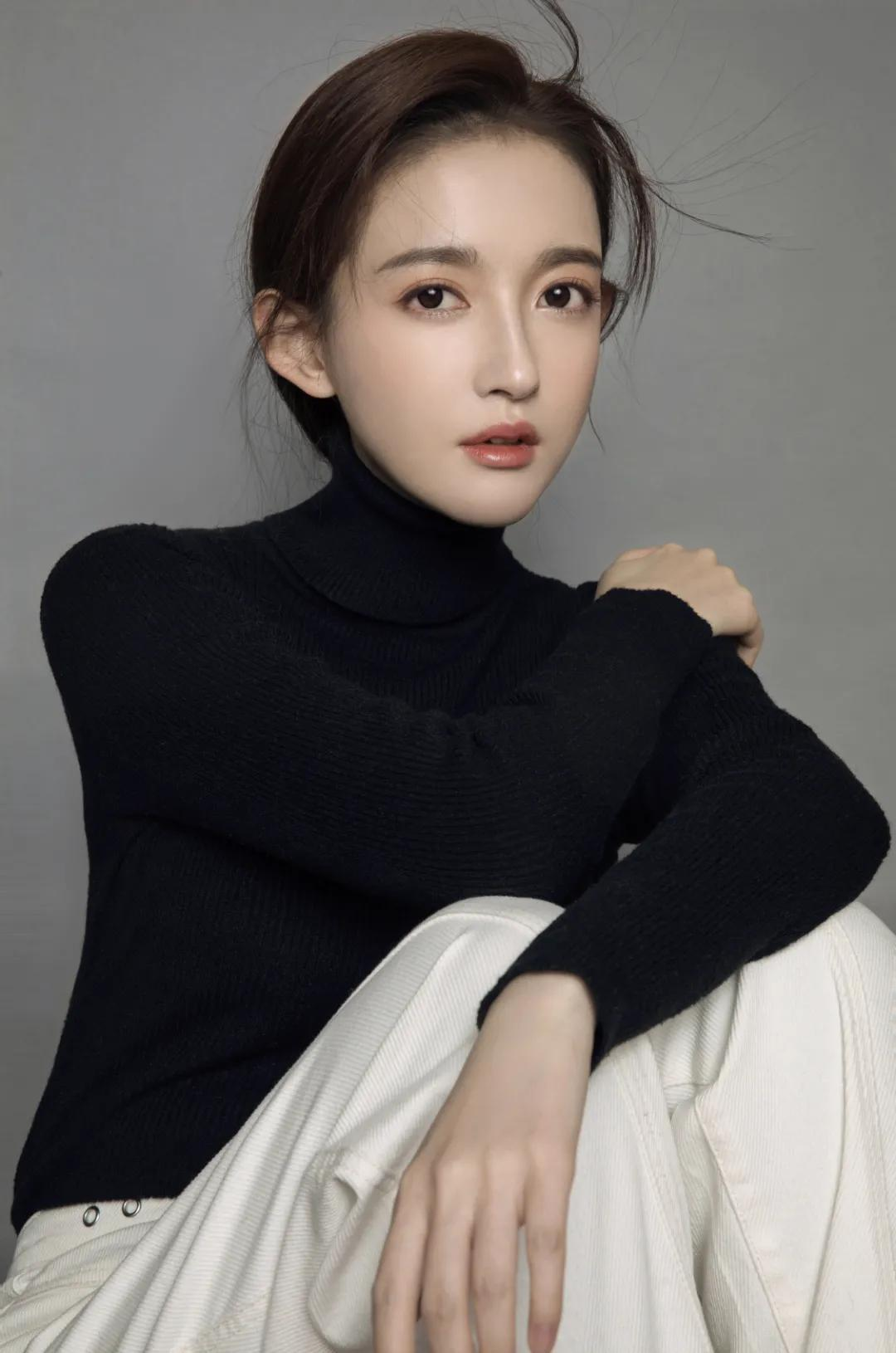 专访康宁 | 是《玲珑狼心》里的双魂郡主也是从不设限的拼命少女_百科TA说