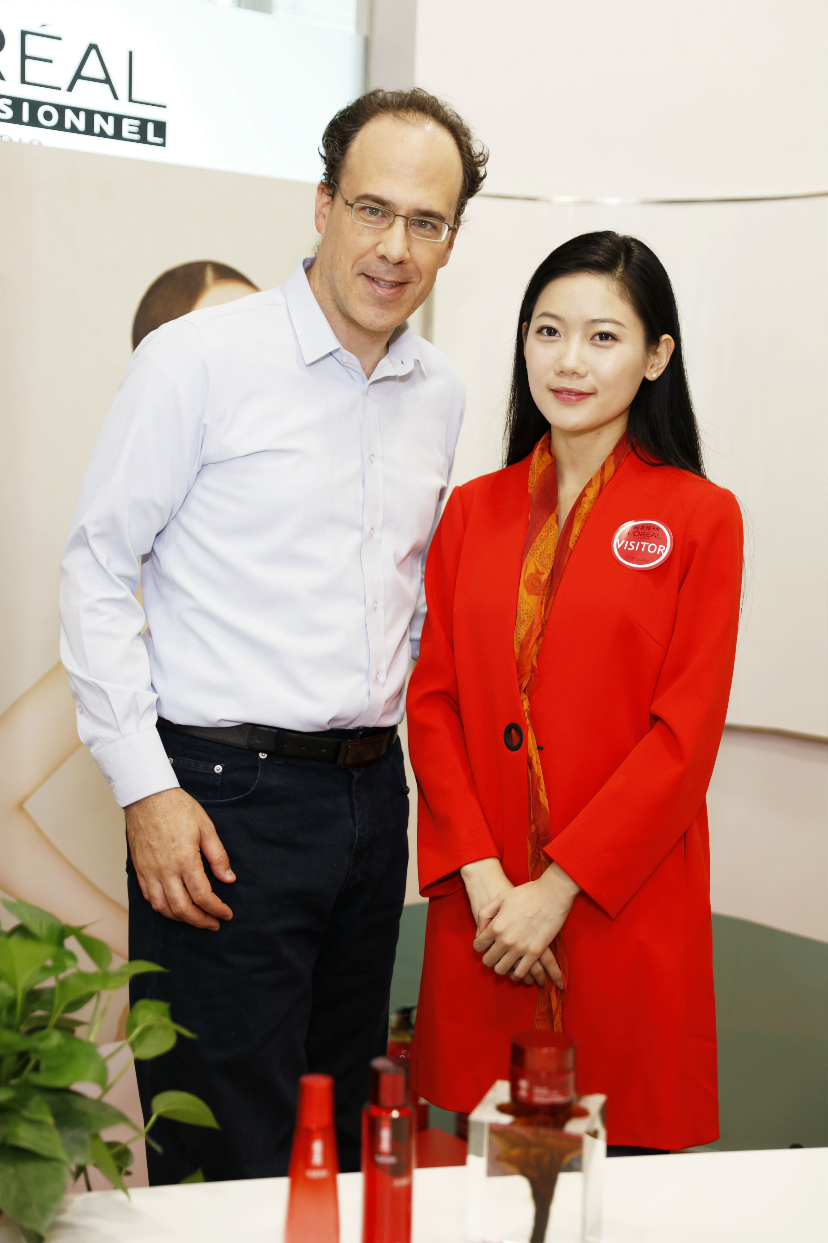  p data-id="gnb17ma5u4">戴钰轩,女,汉族,湖南长沙人,著名主持人.