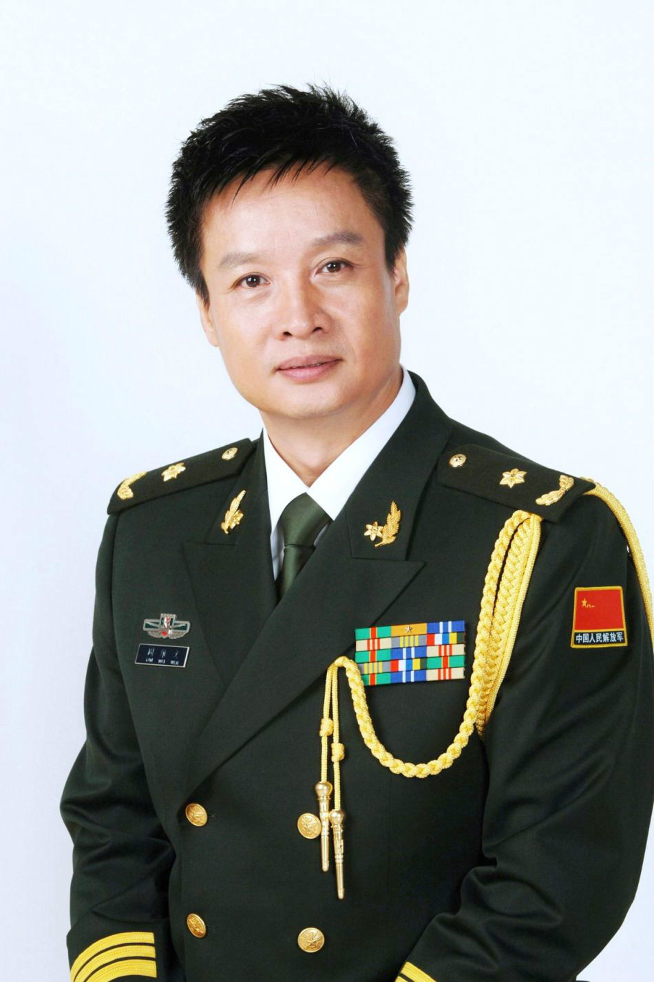  p>《轩辕大帝》是2014年发行的一首歌曲,由阎维文演唱,朱海填词,栾凯