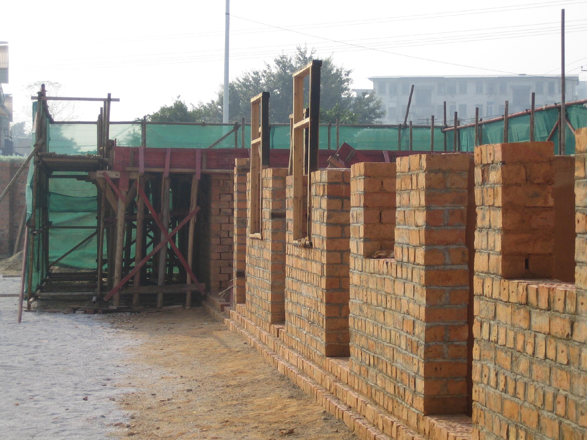  p>砖混结构一般指把砖砌体用作内外承重墙或隔墙,楼盖,屋盖,梁,柱(也