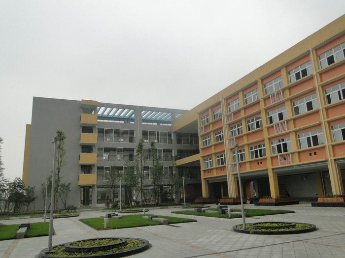  p>双流县西航港第二中学,坐落在牧马山下,江安河畔,现属 a href="#"