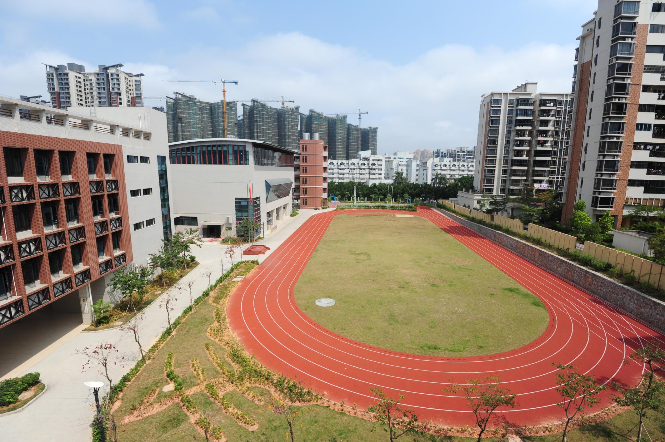  p>珠海市艺术高级中学创办于2012年,市教育局直属全日制公办普通高中