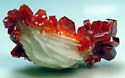  p>钒(vanadium)是一种金属元素,元素符号为v,银灰色金属,在元素周期