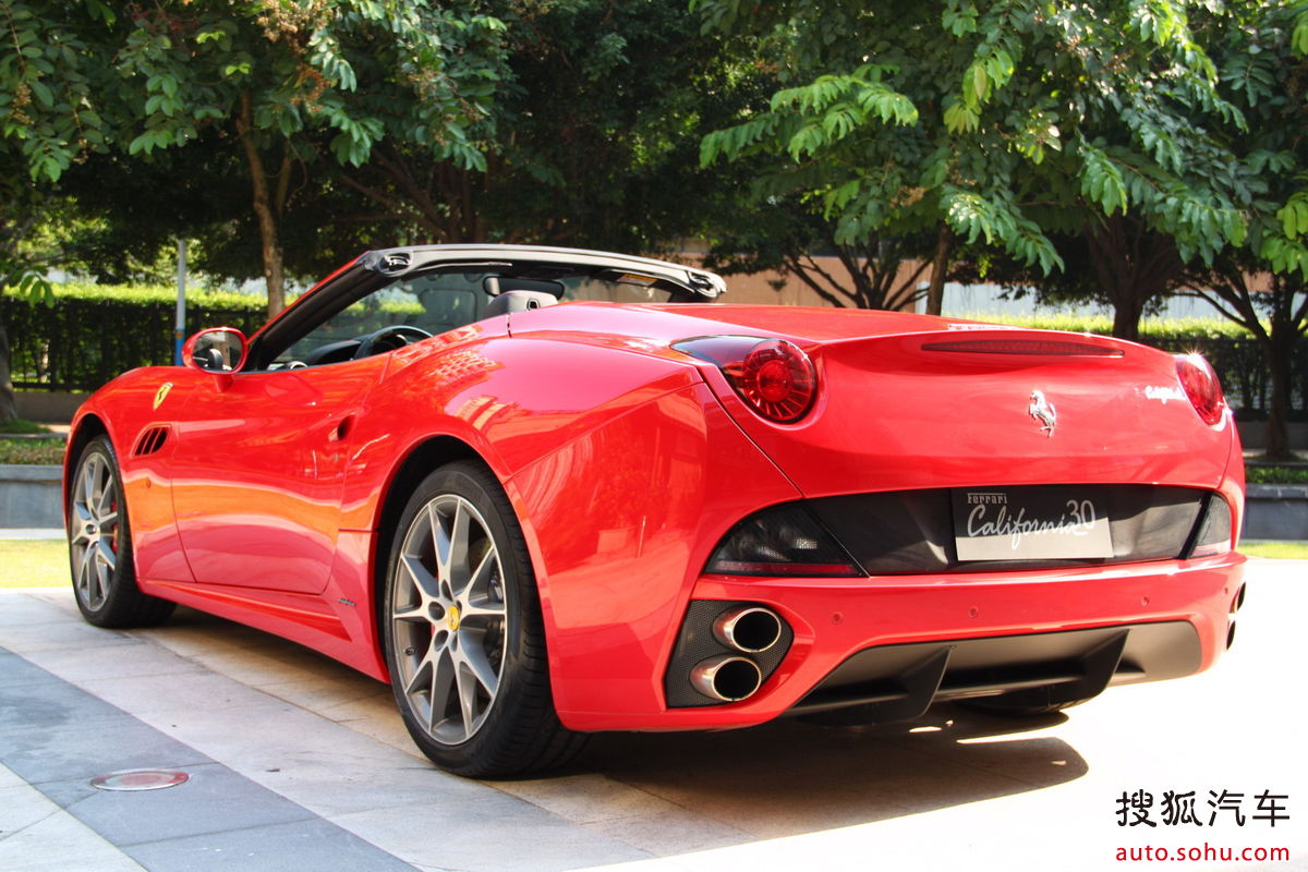 法拉利california