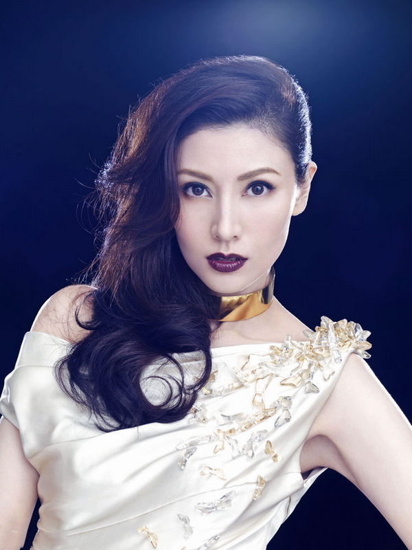  p>李嘉欣,1970年6月20日出生于中国香港,中国香港女演员,模特.