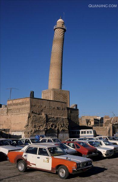 a>信徒礼拜的地方,词根为"拜倒"的意思,因为穆斯林礼拜时需要拜倒叩拜