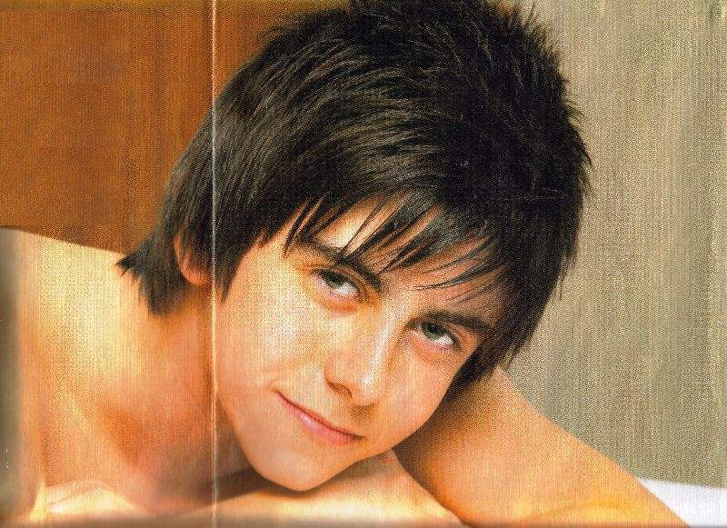  p>迪克兰·加尔布雷斯,1991年12月19日出生于英国,英国男歌手.