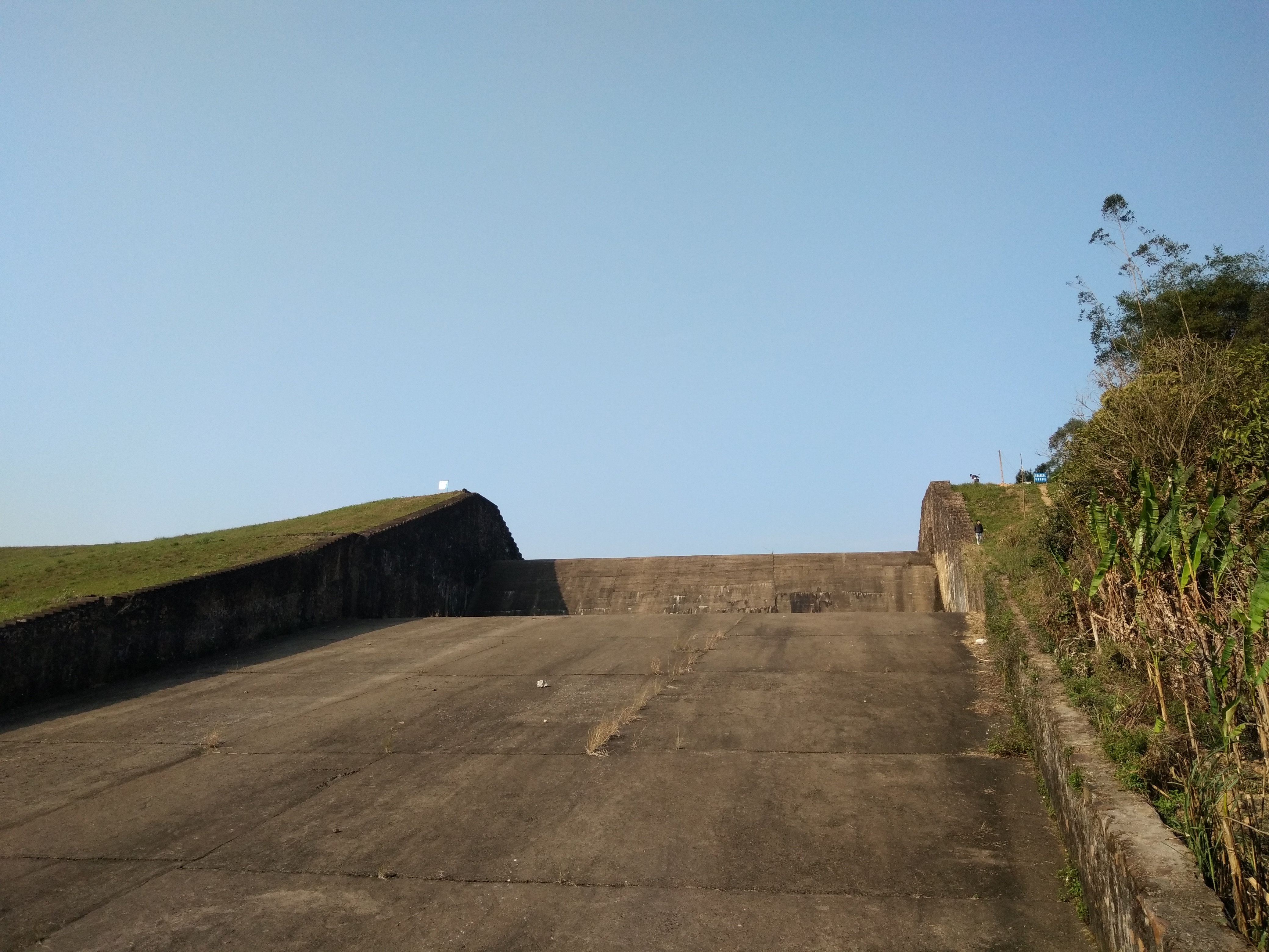  p>三里镇,隶属于广西壮族自治区贵港市覃塘区,地处 a target="_blank