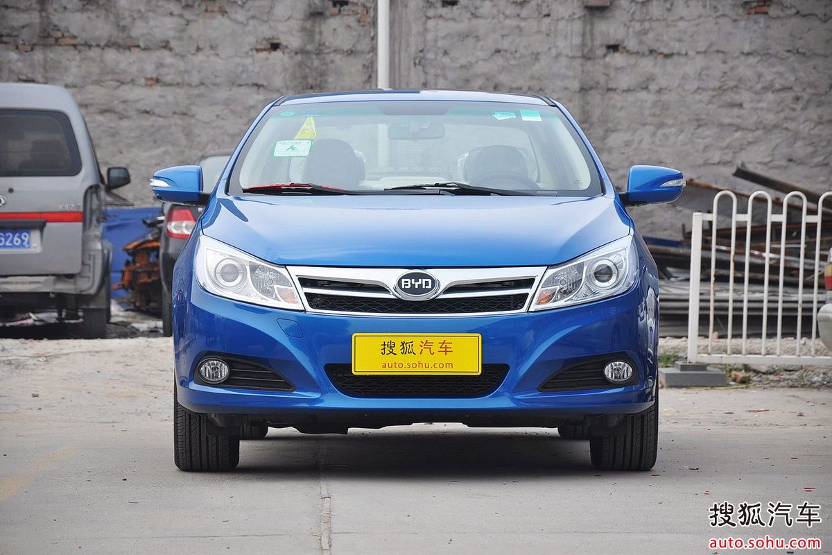  p>比亚迪速锐是一款紧凑型轿车,于2014年3月,比亚迪速锐正式上市