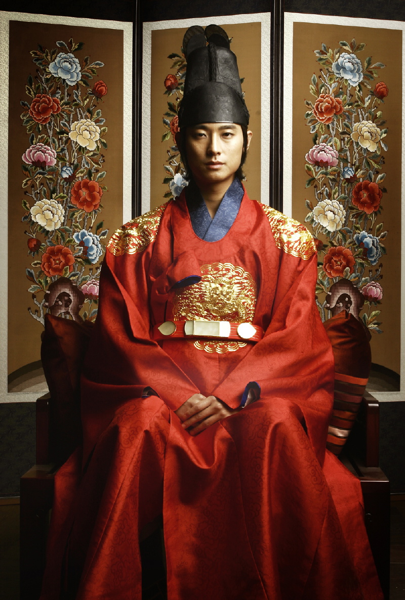  p data-id="gnbs2oy9o0">李信,性别是男,皇太子,韩剧《 a target="