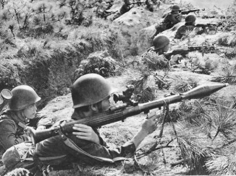  p data-id="gnwl6v4owx">69式火箭筒(全称:1969年式40毫米火箭筒),配