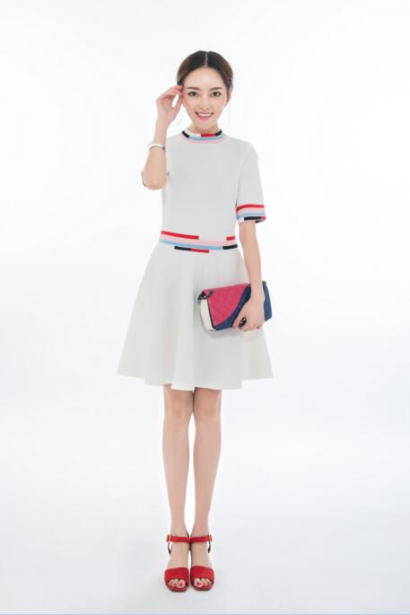  p>韩放,新生代主持人,歌手,毕业于重庆大学本科, a target="_blank"