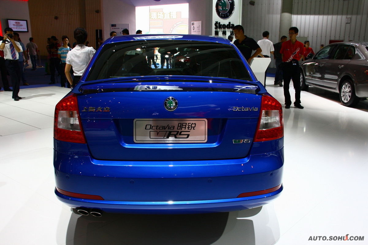  p>斯柯达明锐作为上汽大众斯柯达品牌的第一款轿车,是与欧洲同步的