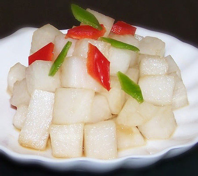  p>白萝卜泡菜,材料有a白萝卜2千克,粗盐80克,白糖20克.