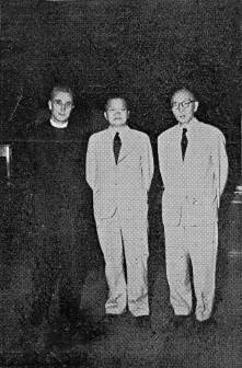 <p>学院创办人（左起）：何明华、李应林、欧伟国