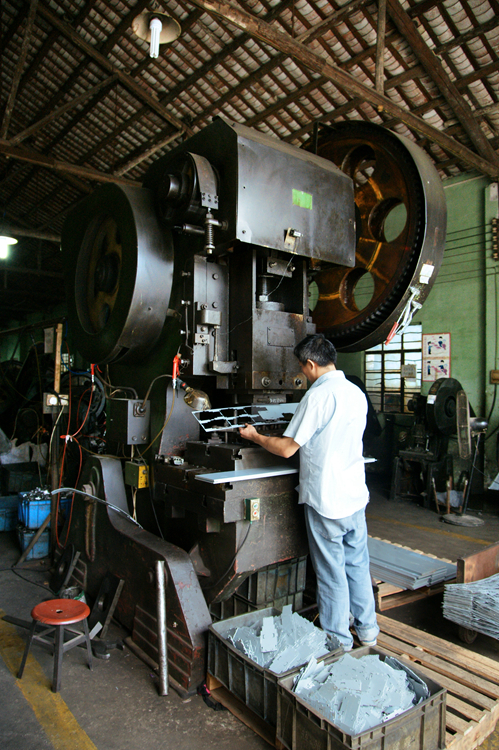 target="_blank" href="/item/佛山市南海区里水永胜家具配件厂