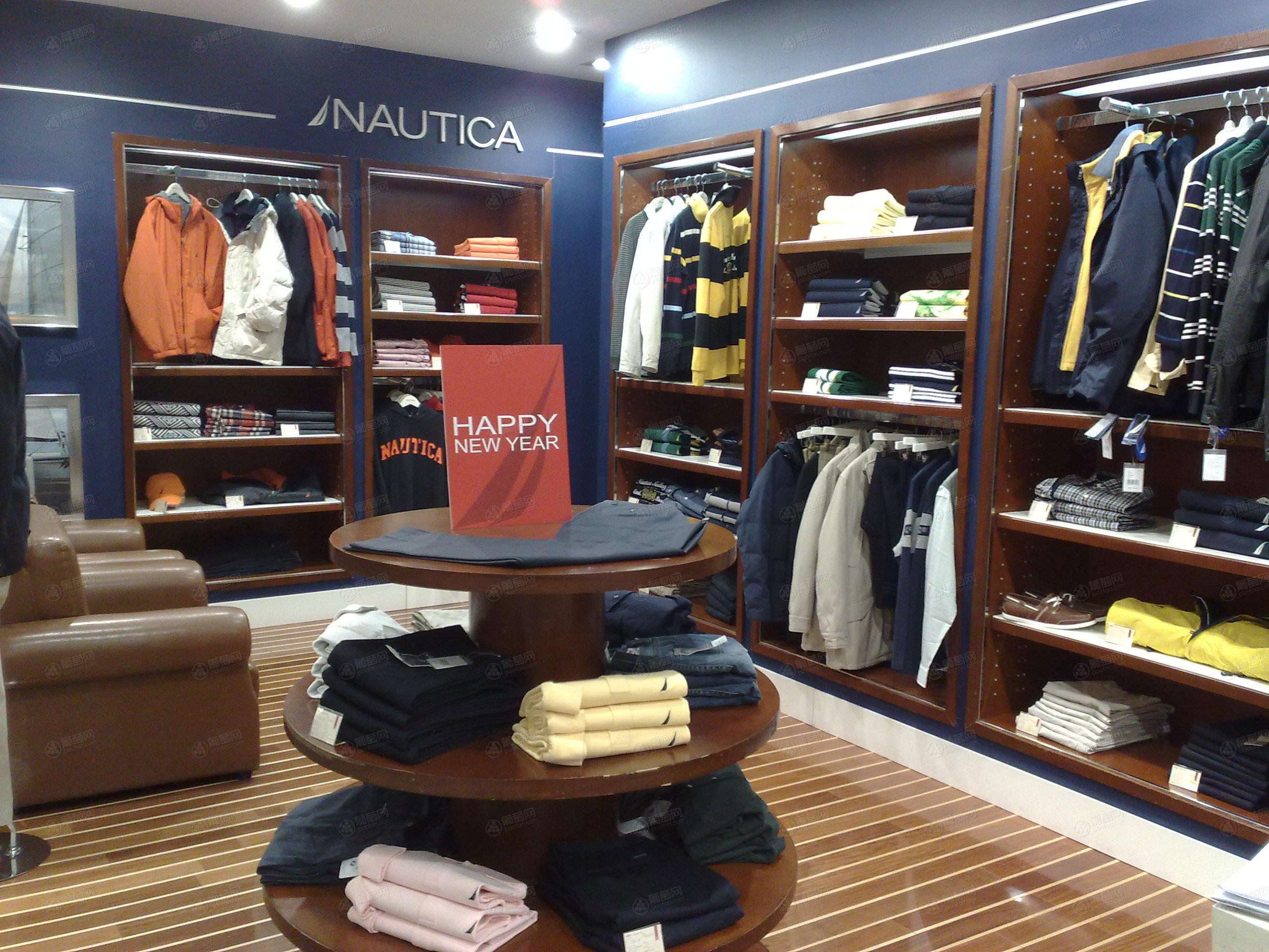  p>诺帝卡(nautica)诞生于1983年,是一款服装 a target="_blank" href