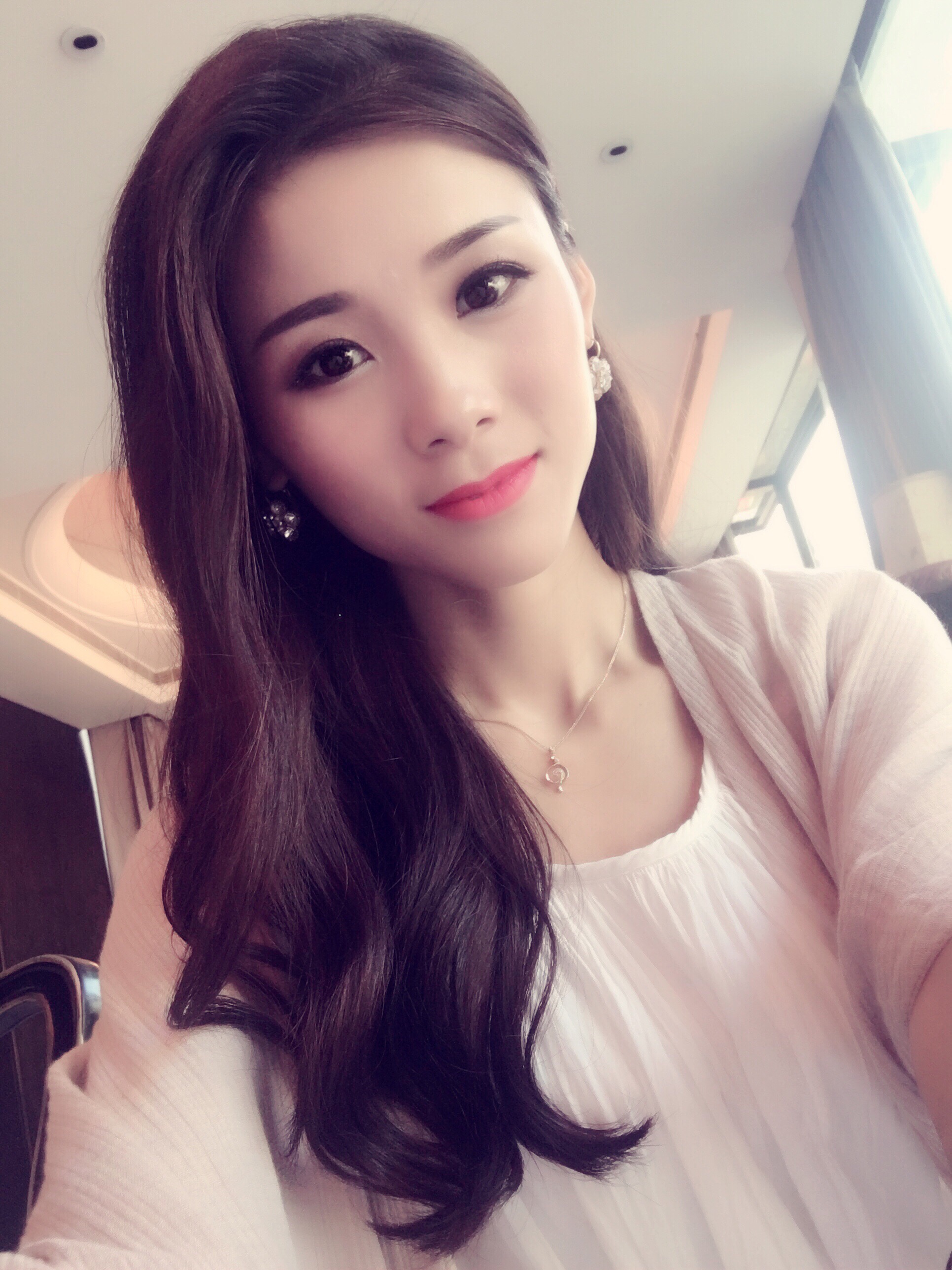  p>李婷婷,内地女歌手,2021年2月10日发行单曲《泪千行》. /p>