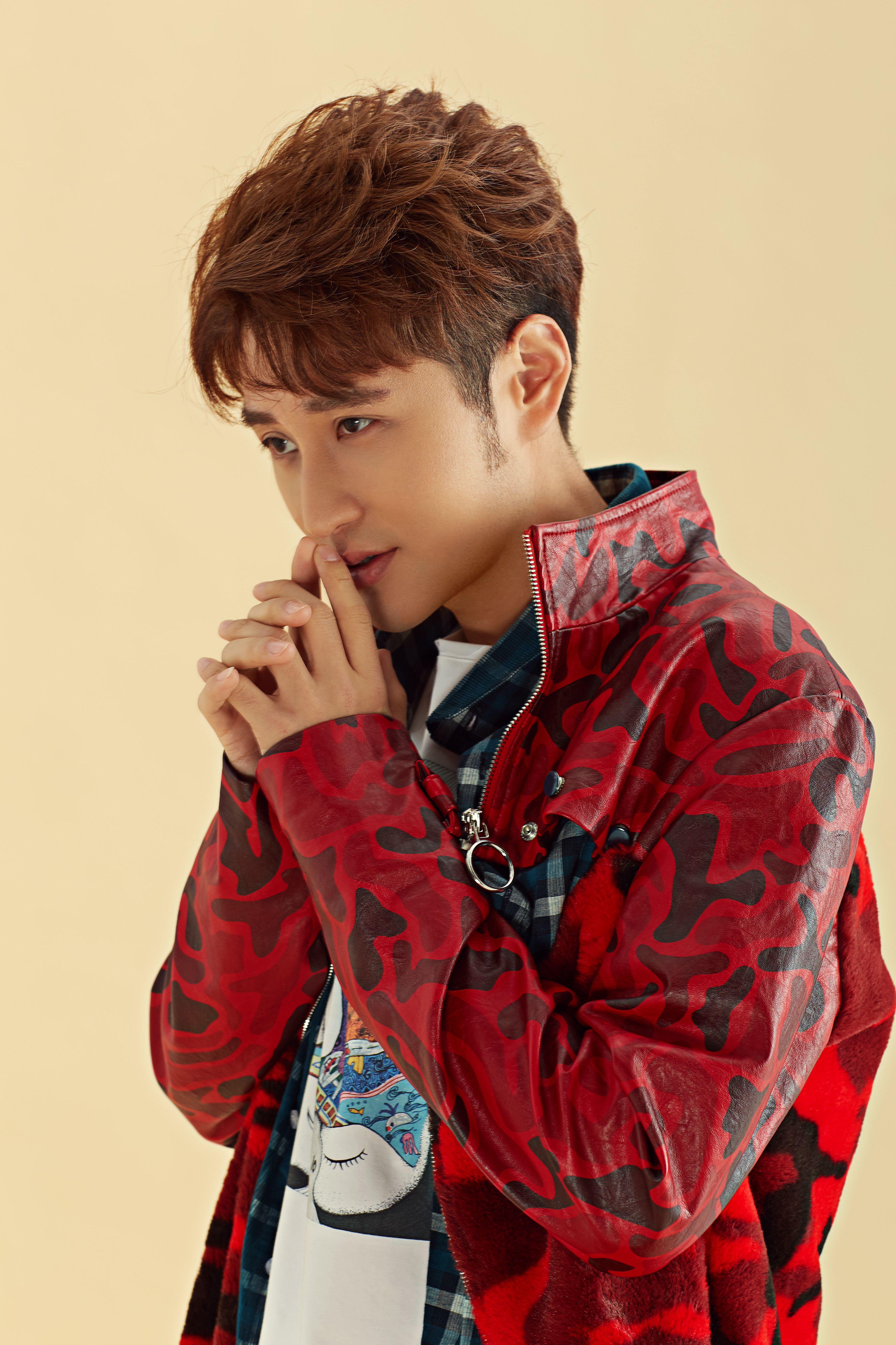 1983年12月9日出生于福建省永安市,中国内地影视男演员,流行乐歌手