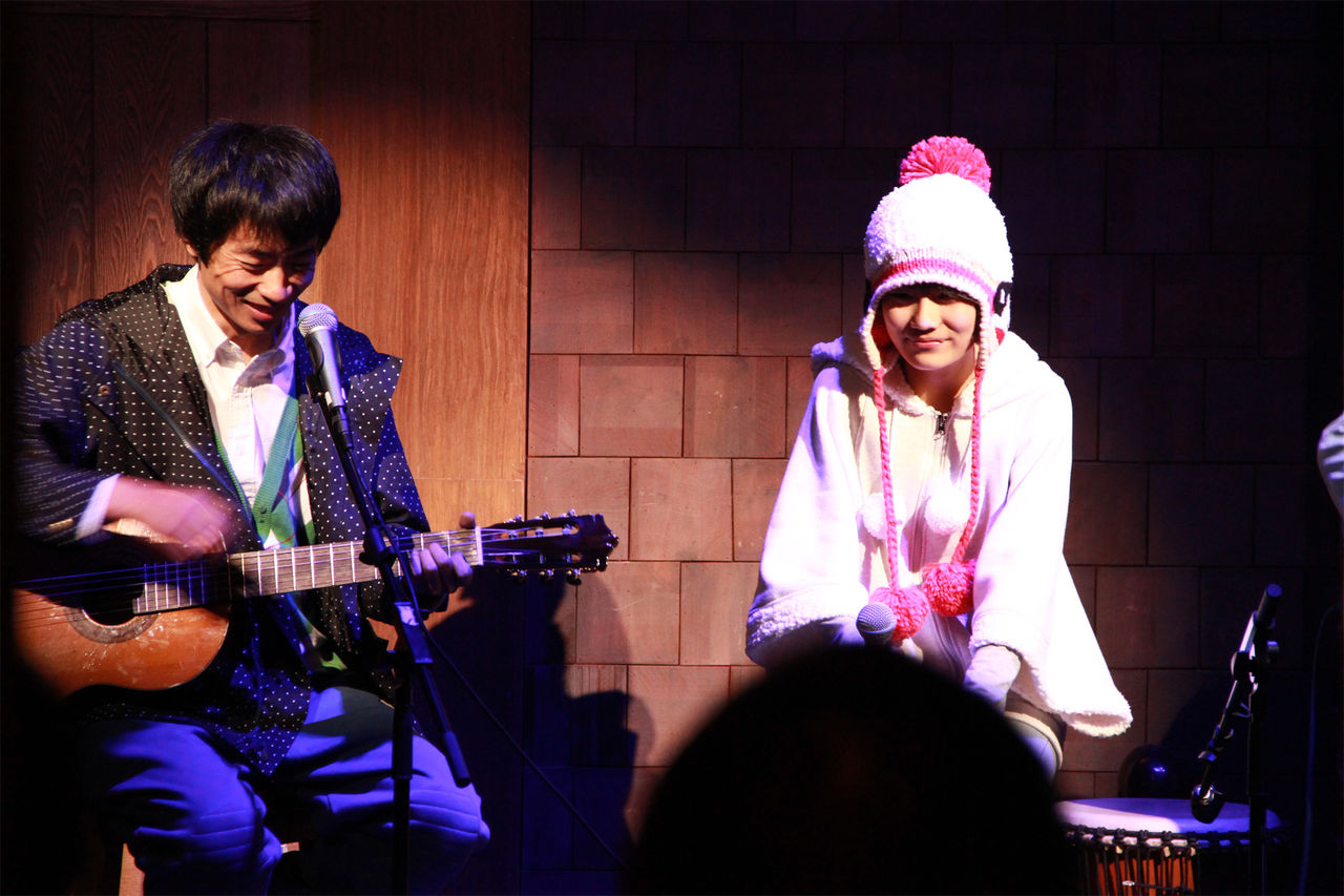 和学习委员乔木楠合作的一个乐队,大乔是一个老男人,小乔是他的侄女