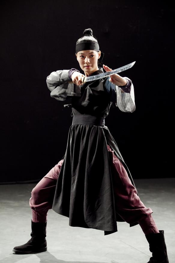 《武士白东秀》为韩国<a target="