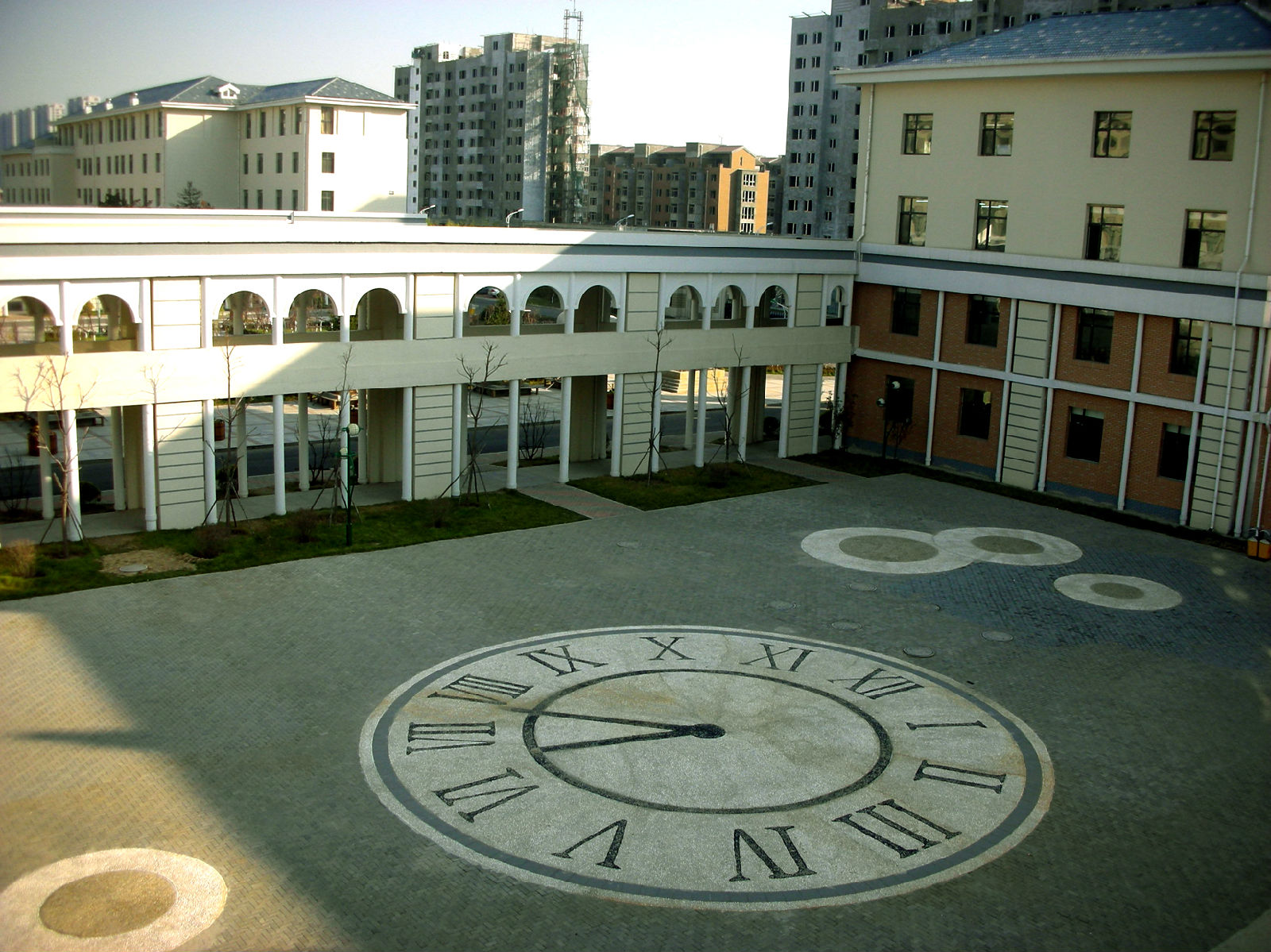  p>铁岭市高级中学,简称铁岭高中或铁岭一高,建立于1952年,源自建于