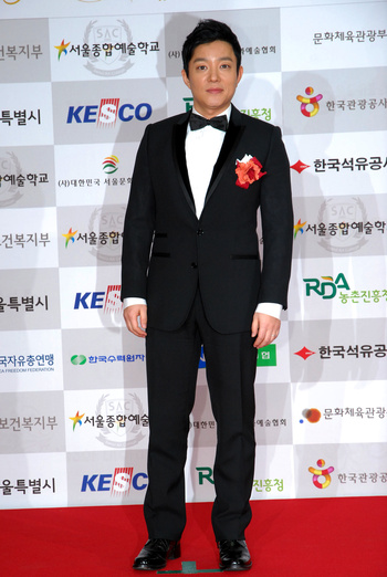  p>李凡秀 i>(         ,lee bumsoo) /i>,1970年1月3日出生于韩国忠